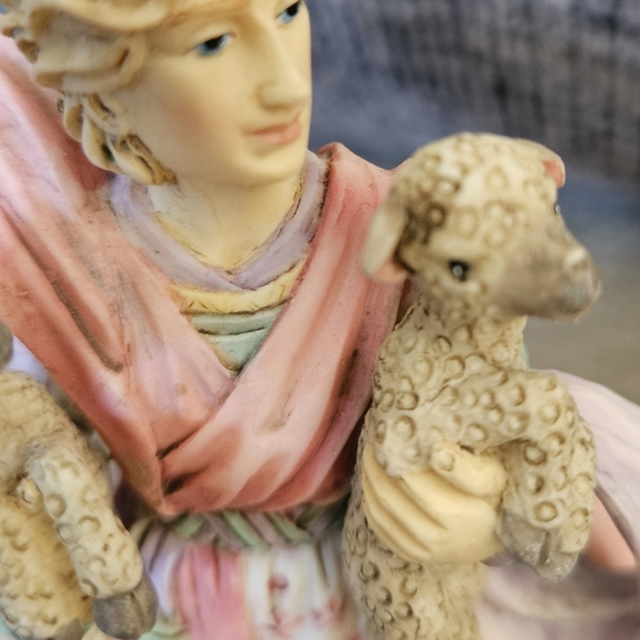 Two Christmas Figurines, An Angel with 2 Lambs & Royal King. Vintage 1996. - Picture 11 of 16